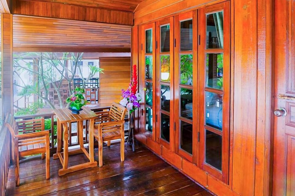 Beach Front Bungalow - Photo 6