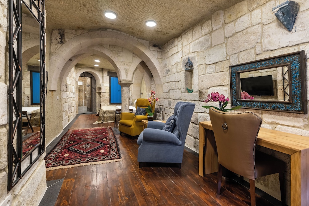 Deluxe Room (Cave) - Photo 18