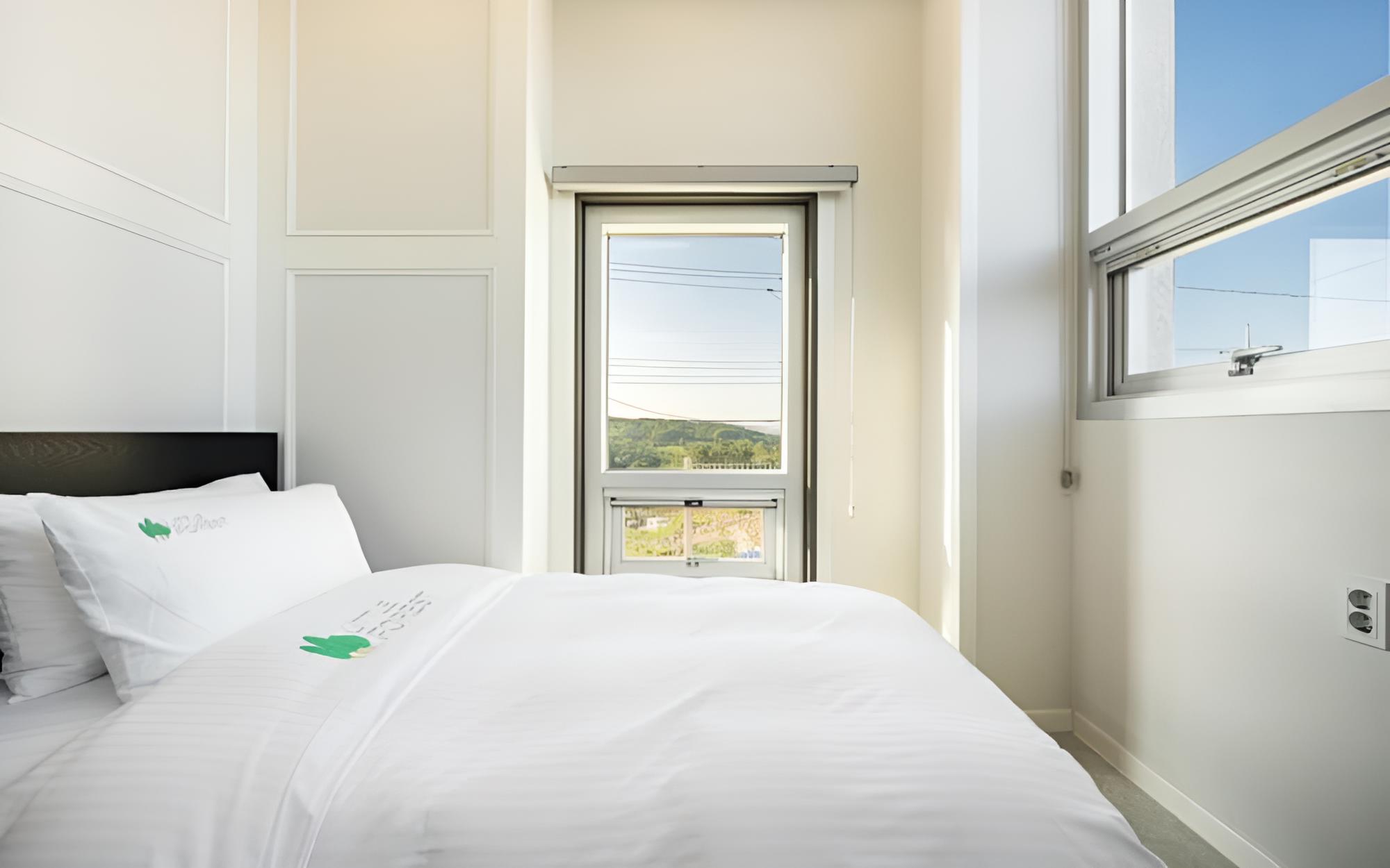 Room (Room 101) - Photo 1