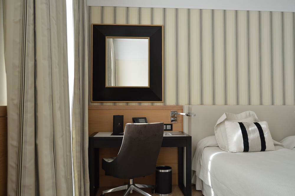 Standard Twin Room, Beach View