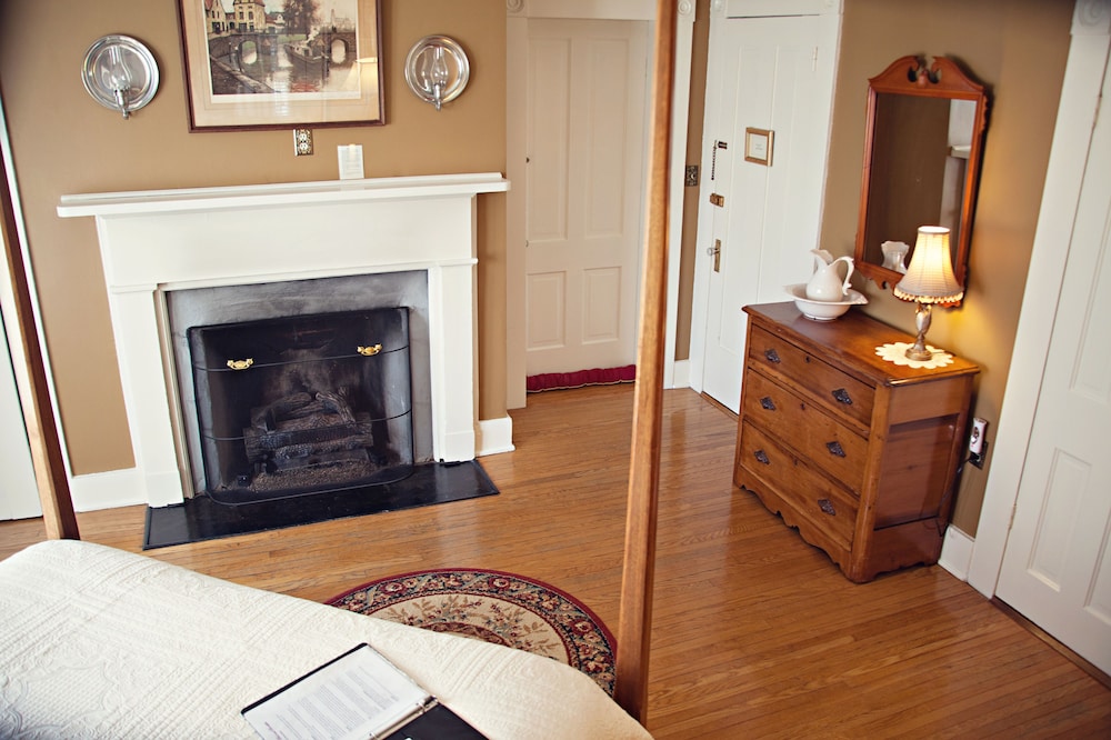 The Shenandoah Suite photo 3