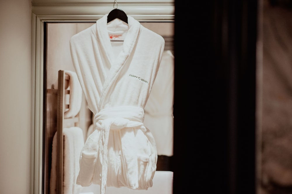Signature Suite, 1 King Bed - Photo 12