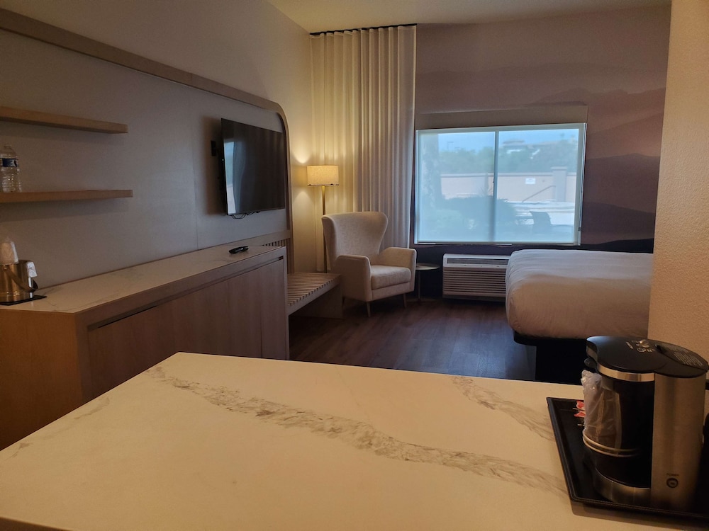 King bed - Photo 5