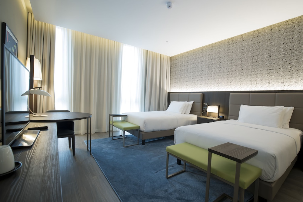 Room, 2 Twin Beds - Photo 4