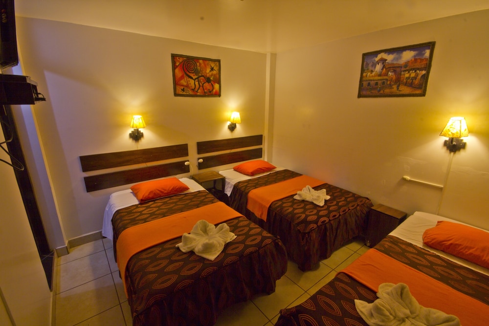 Basic Triple Room, 3 Twin Beds, Non Smoking photo 2