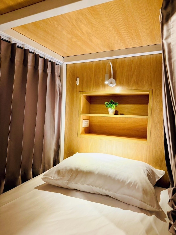 Economy Twin Room photo 2