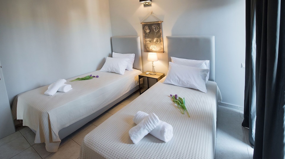 Deluxe Apartment, 2 Bedrooms (Ground Floor) photo 3
