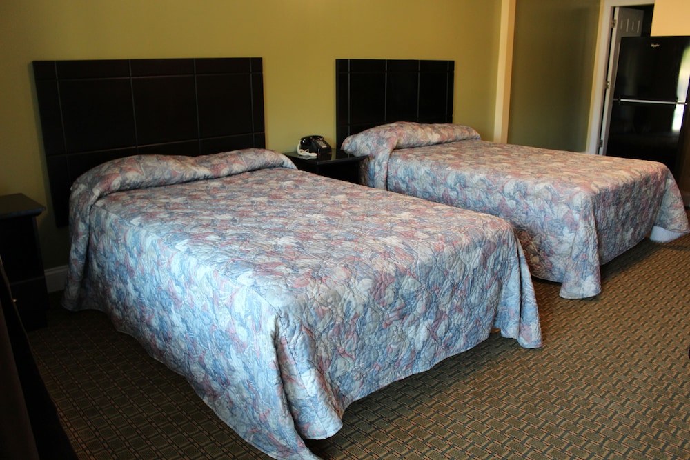 2 Bed Suite Non-Smoking - 2 Full Size Beds photo 1