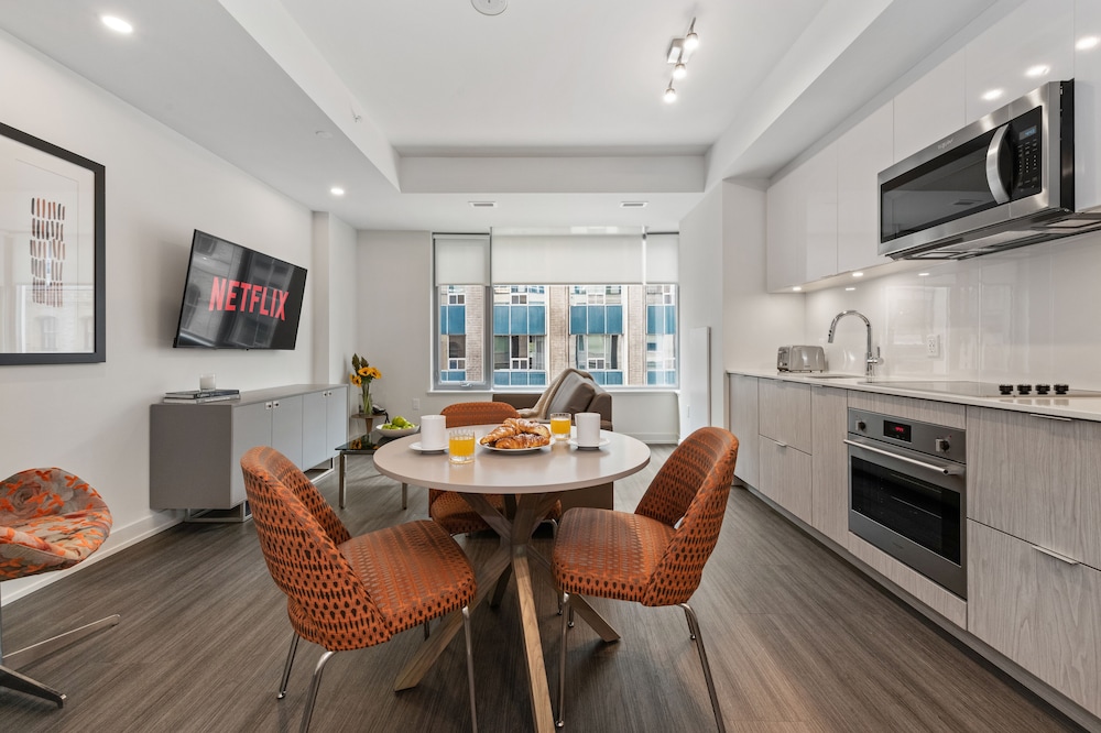 Executive One-Bedroom Courtyard - Photo 3