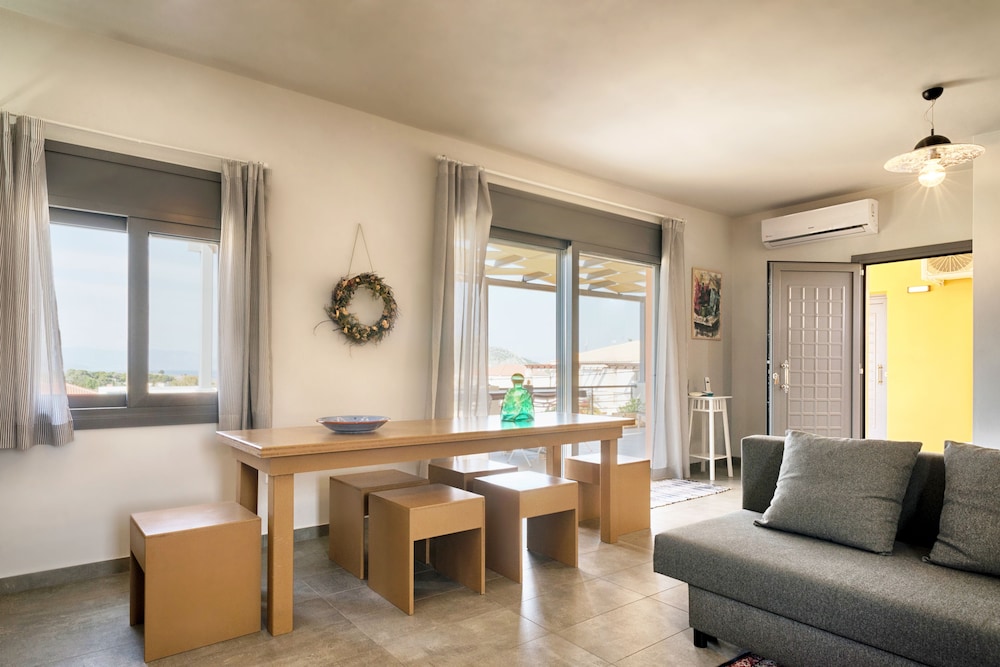 Deluxe Apartment, 2 Bedrooms, Sea View photo 3