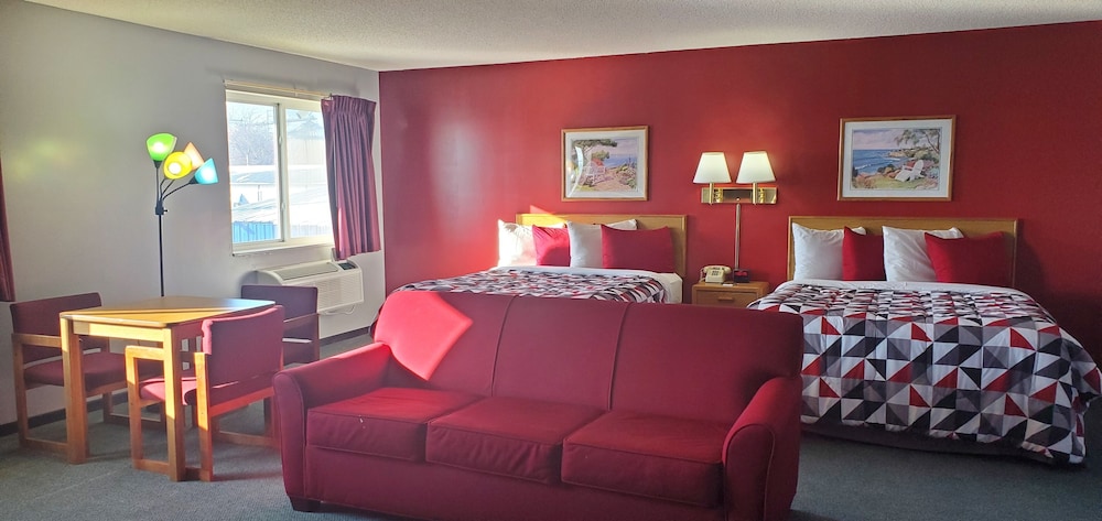 Suite, 2 Queen Beds photo 2