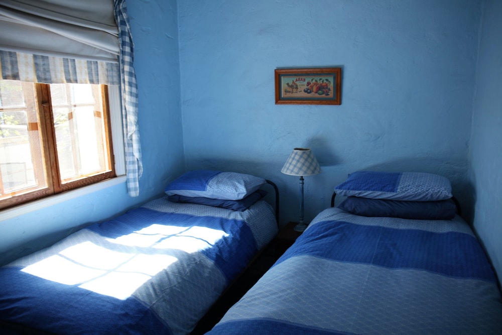 Classic Cottage, 2 Bedrooms, Garden View, Garden Area photo 2