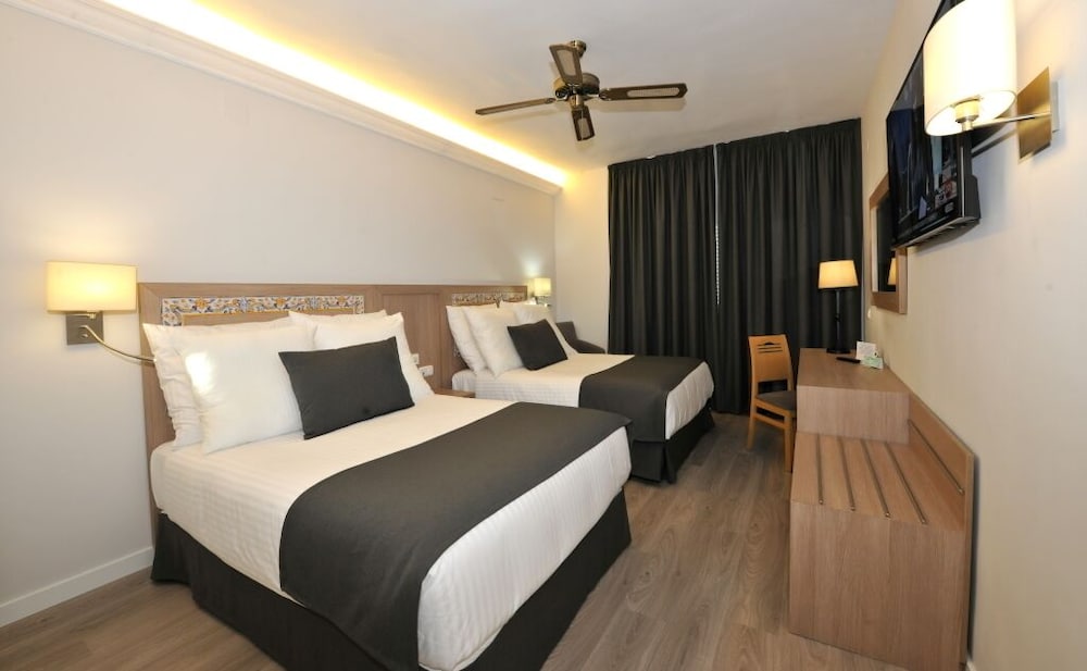 Club Double Room - Photo 2