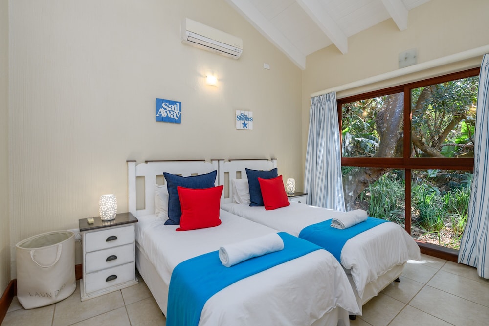 Luxury Villa photo 1