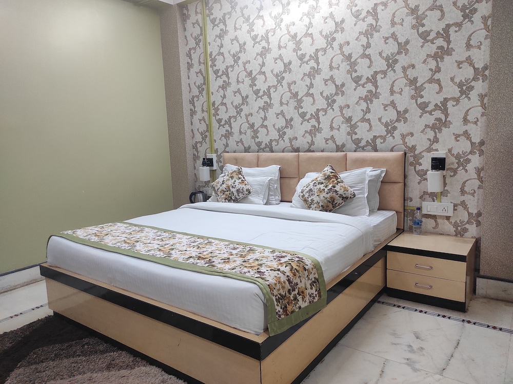 Deluxe Room - Photo 1