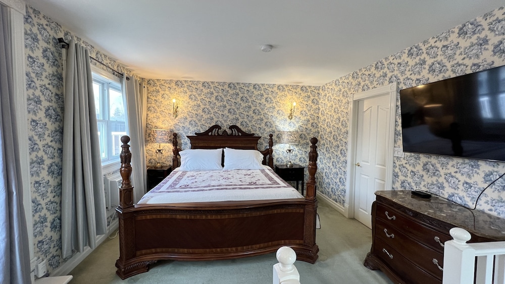 Traditional Room, 1 King Bed