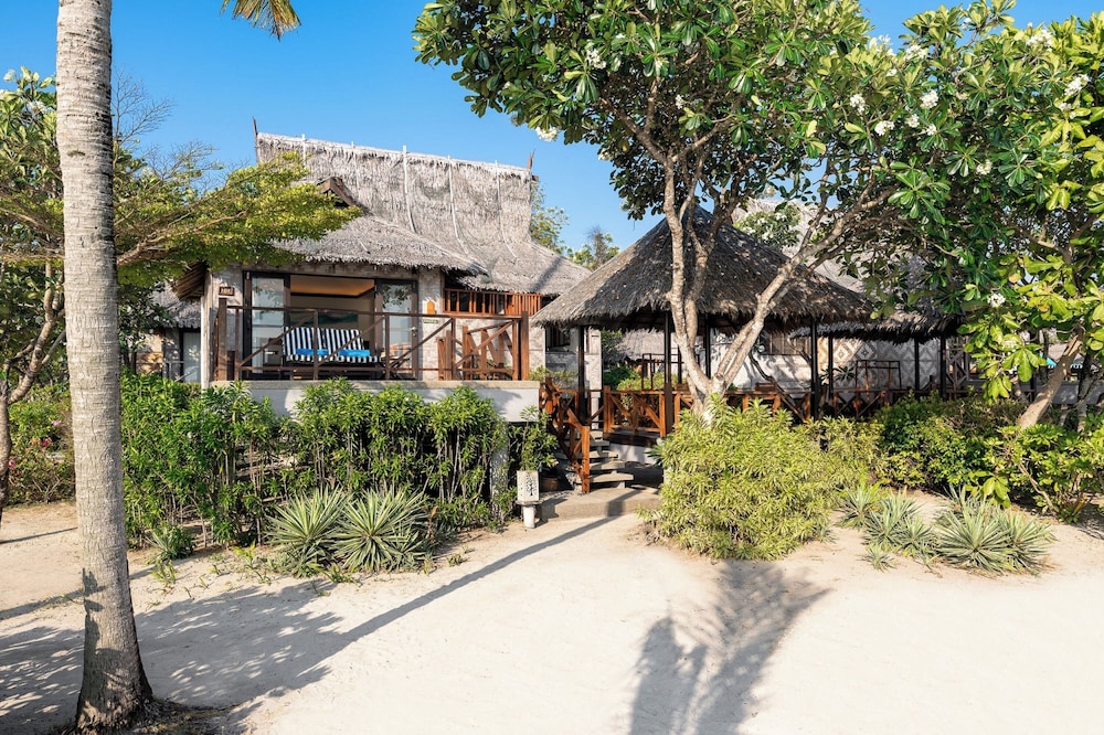 Beachfront Junior Suite - Photo 5