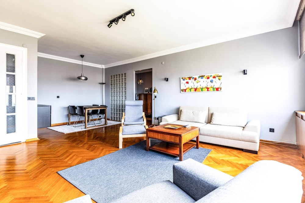 Apartment photo 2