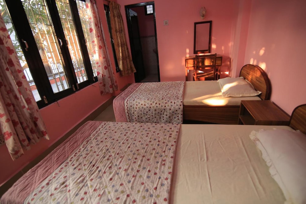 Economy Room, 2 Twin Beds photo 1