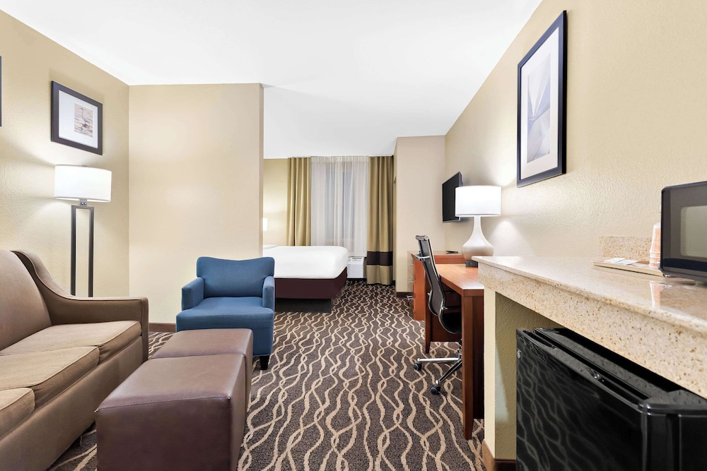 Standard King Suite - Photo 2