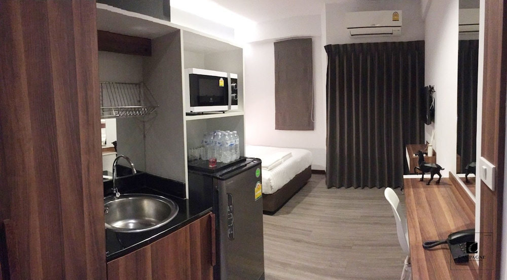 Deluxe Room (Floor 1-3) photo 2