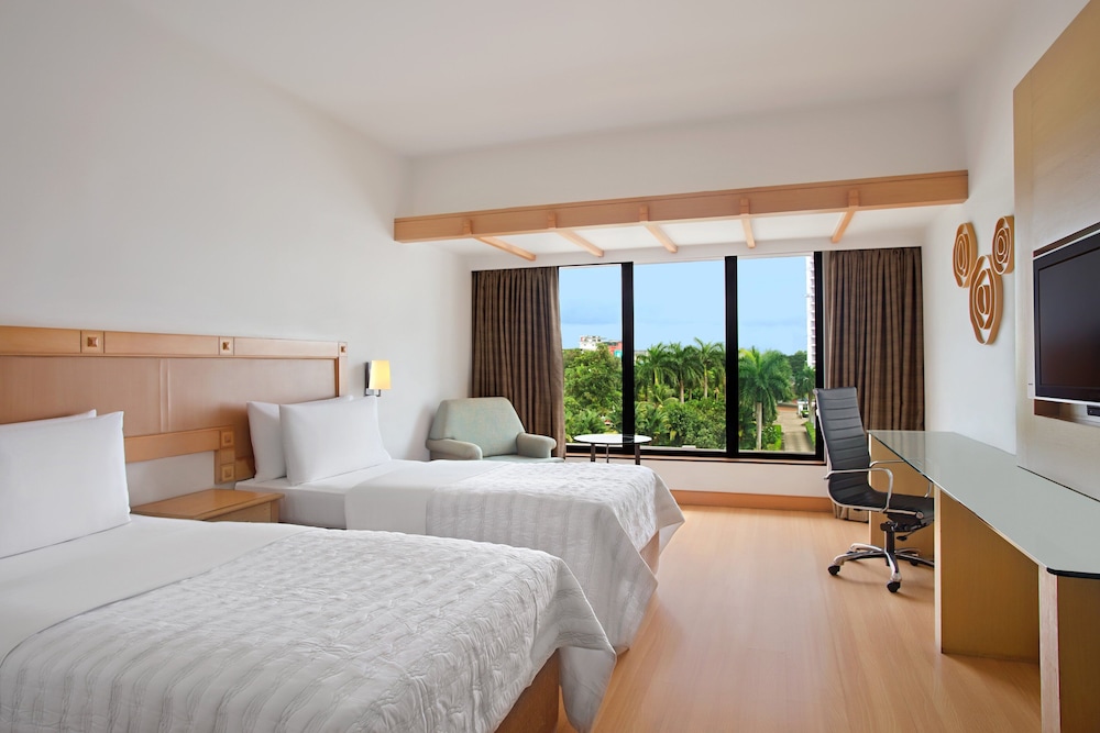 Room, 2 Twin Beds, Garden View - Photo 17