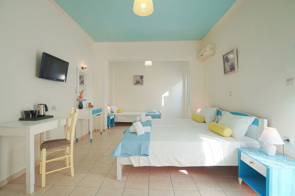 Triple Room with Terrace - Photo 1