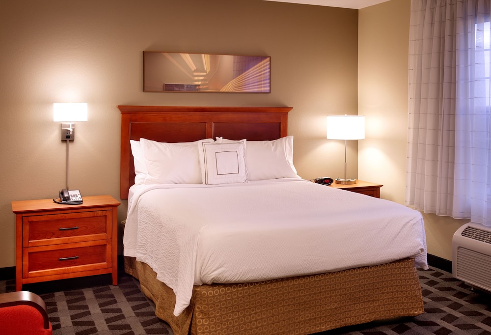 Suite, 1 Bedroom - Photo 2