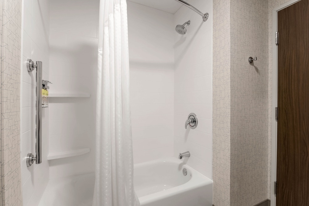 Suite, 2 Queen Beds - Photo 6