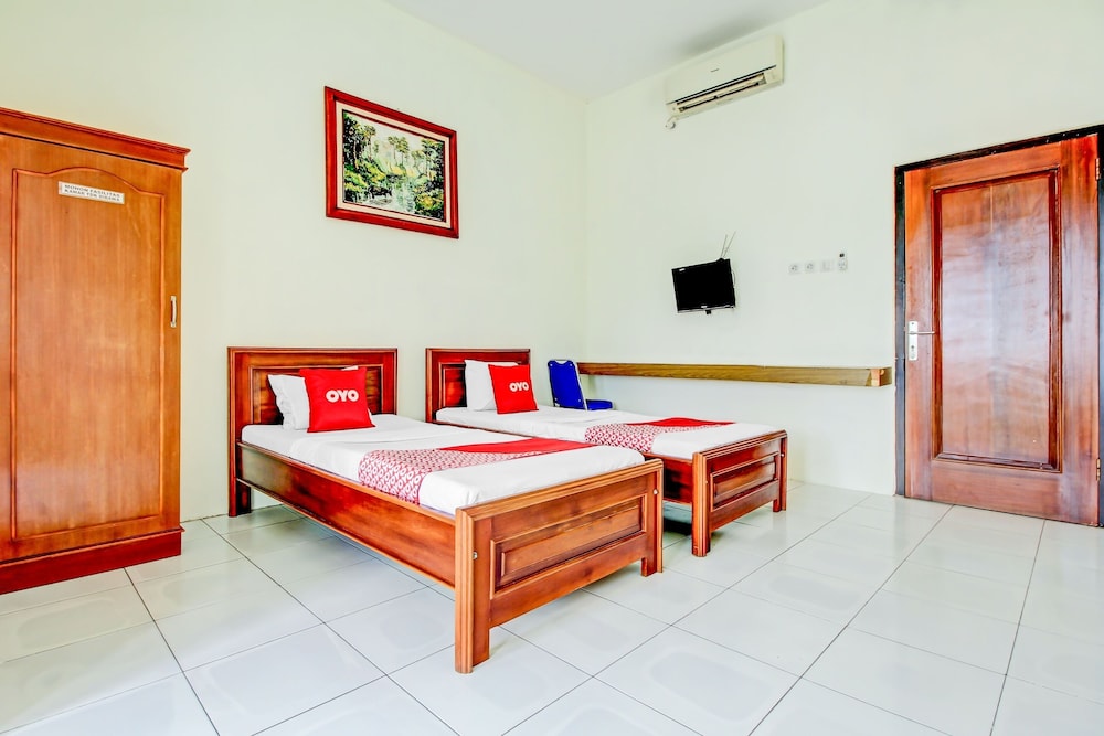 Standard Twin Room - Photo 1