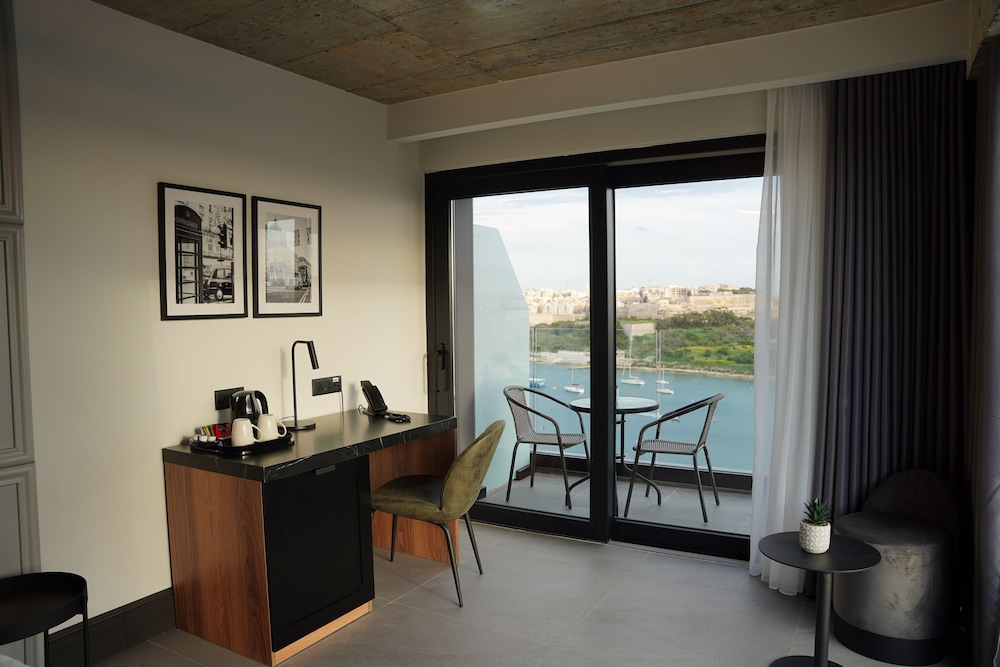 Deluxe Double or Twin Room, Sea View - Photo 2