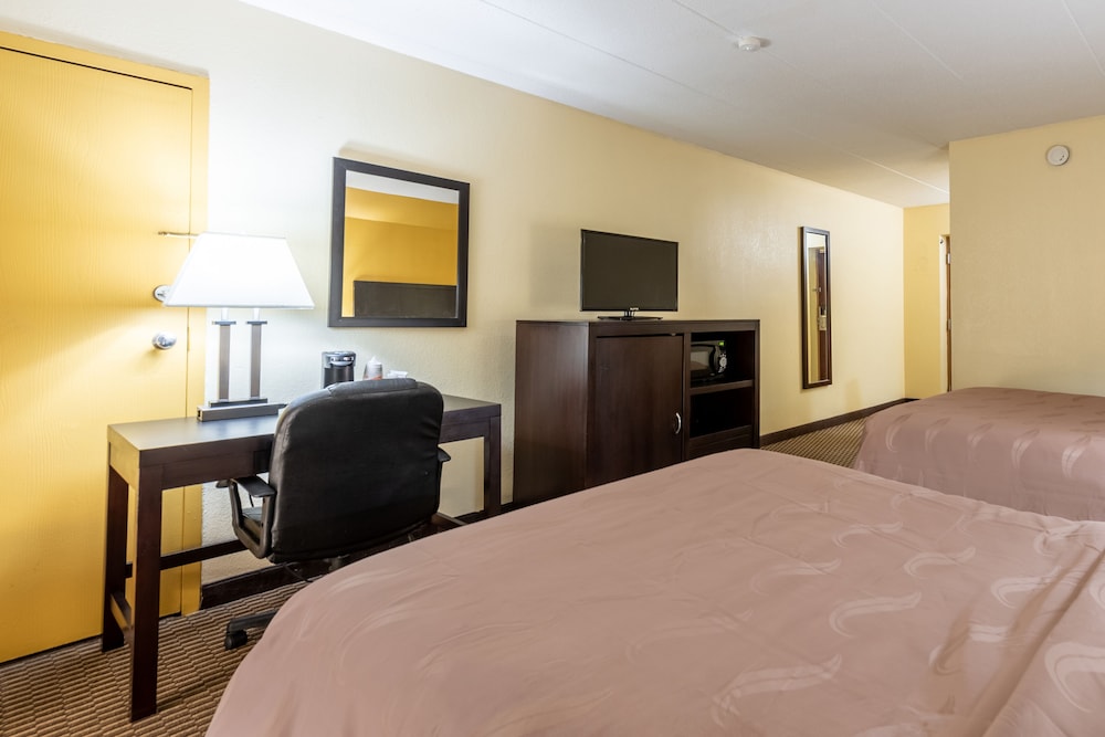 Studio Suite, 1 Queen Bed, Accessible, Non Smoking photo 1
