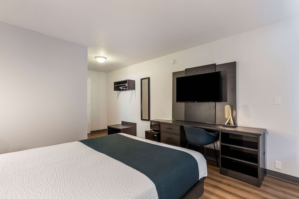 Standard Room, 1 Queen Bed, Non Smoking photo 2