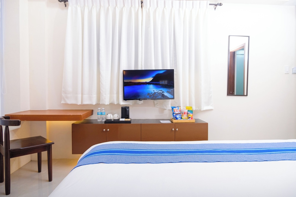 Executive Room - Photo 12