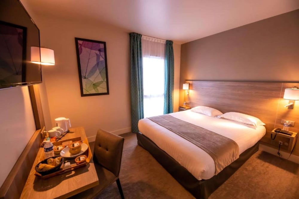 Standard Studio, 1 Queen Bed, Non Smoking, Kitchenette - Photo 2