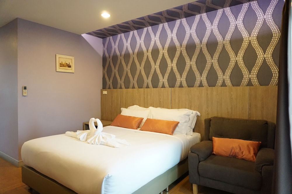 Studio, 1 Queen Bed, Non Smoking, Kitchenette photo 3