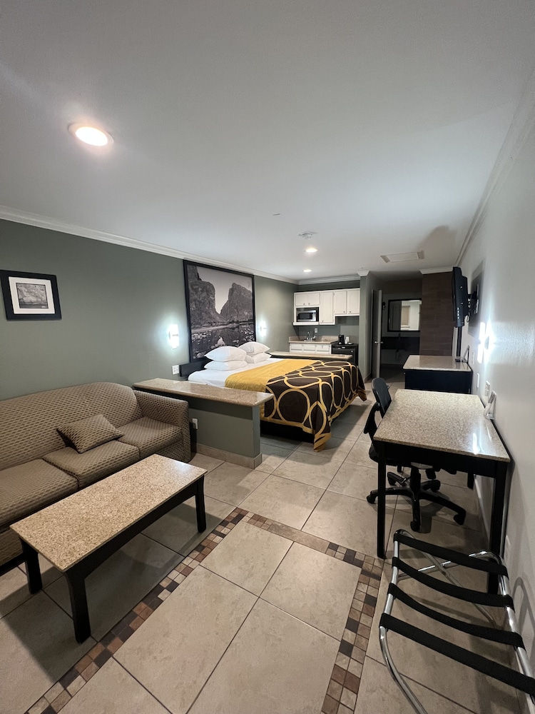 Suite, 1 King Bed, Non Smoking - Photo 1