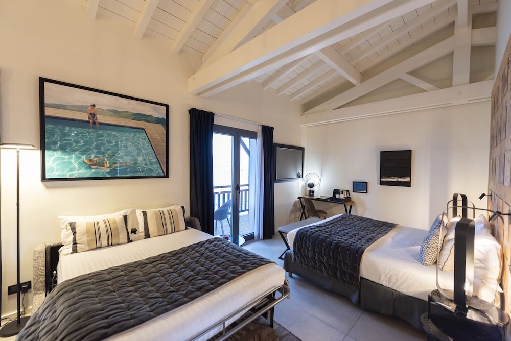 Luxury Quadruple Room (Premiere Ligne) photo 3