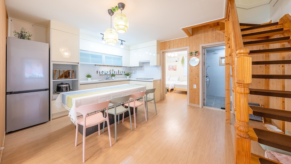Basic Room, 2 Bedrooms (dokchae) photo 2