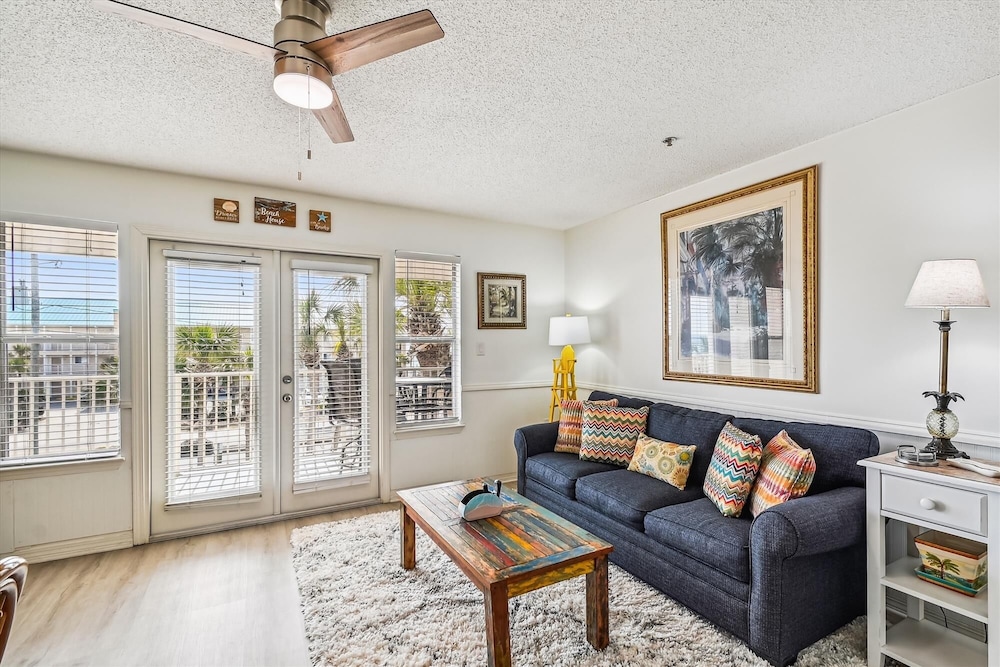 Condo, 1 Bedroom photo 1