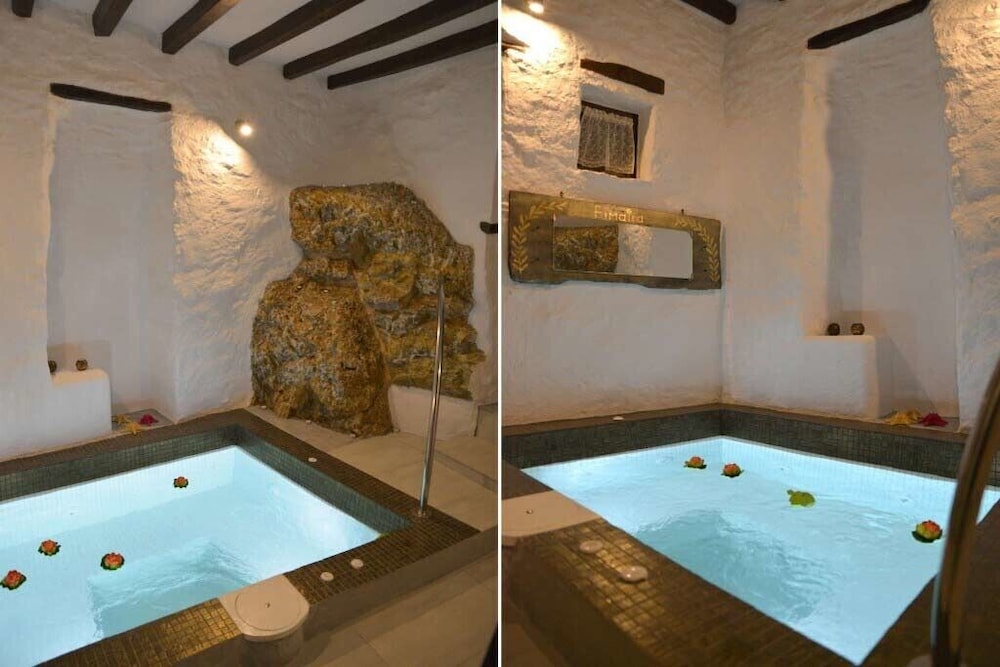 Traditional Room, 1 Bedroom, Jetted Tub, Mountain View (Sky) photo 2