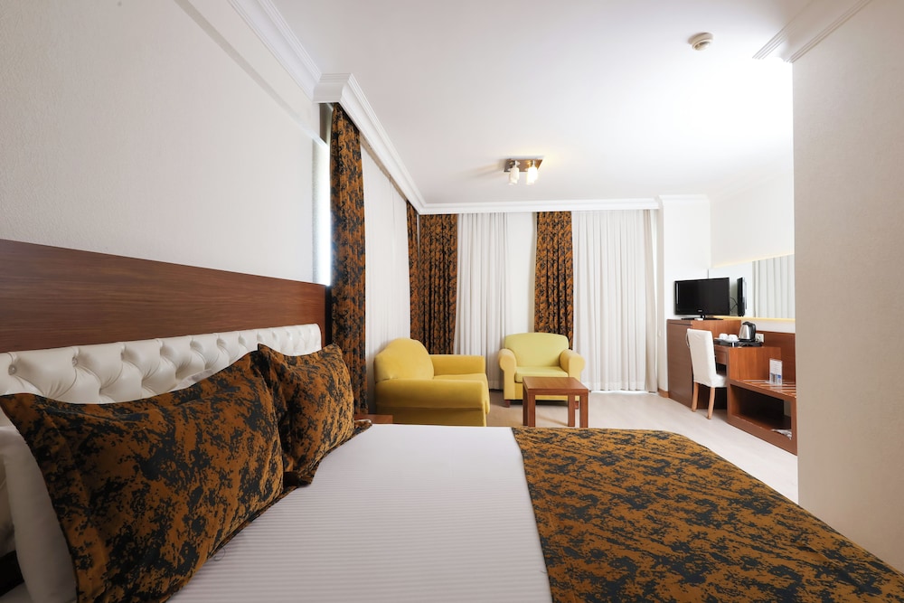 Standard Double Room, City View