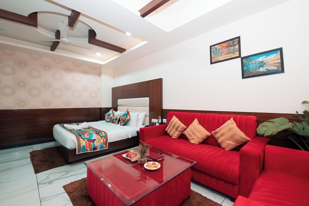 Hazel Suite - Photo 2