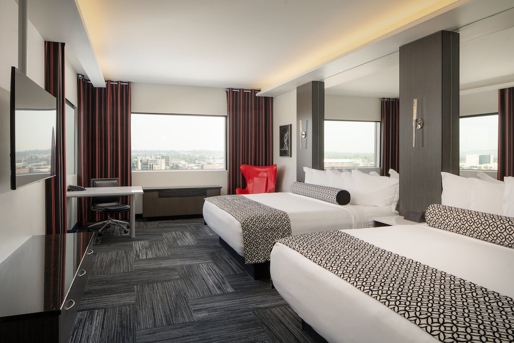 Room, Multiple Beds
