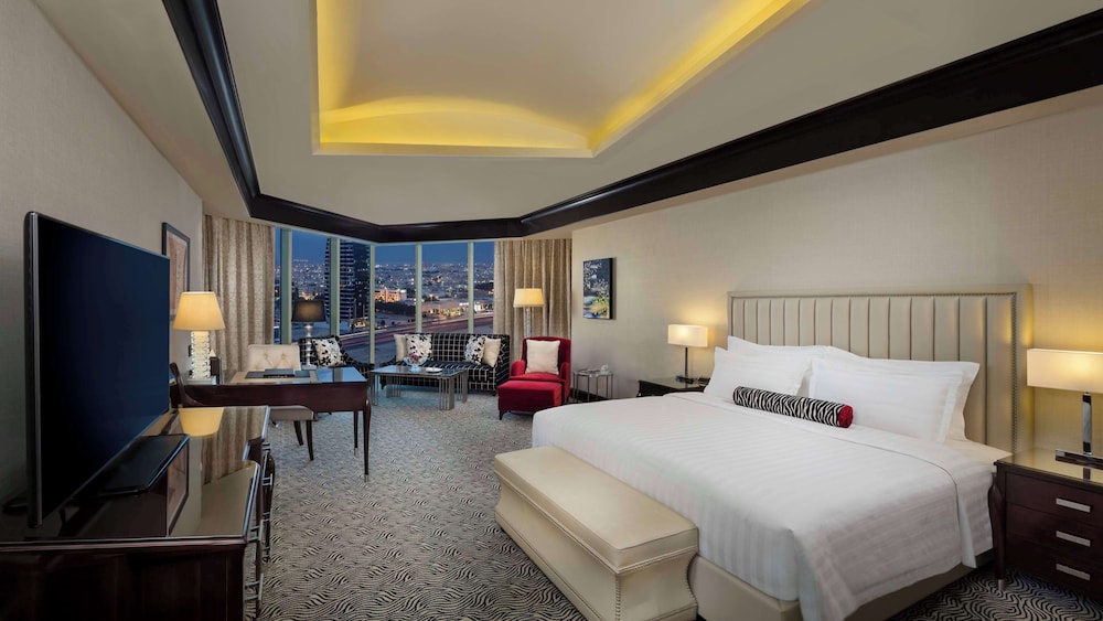 Junior Suite, 1 King Bed, City View