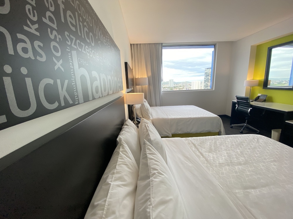 Standard Room, 2 Queen Beds photo 2