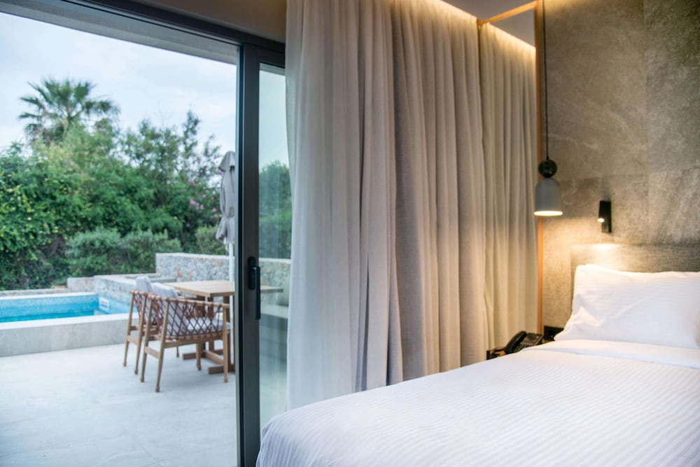 Sanctuary Suites Sea View Private Pool - Photo 3