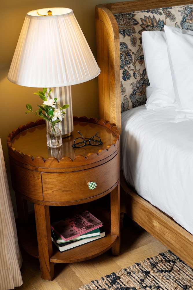Deluxe Room, 1 Queen Bed with Sofa bed (The Deluxe Queen with Sofa Bed) - Photo 6