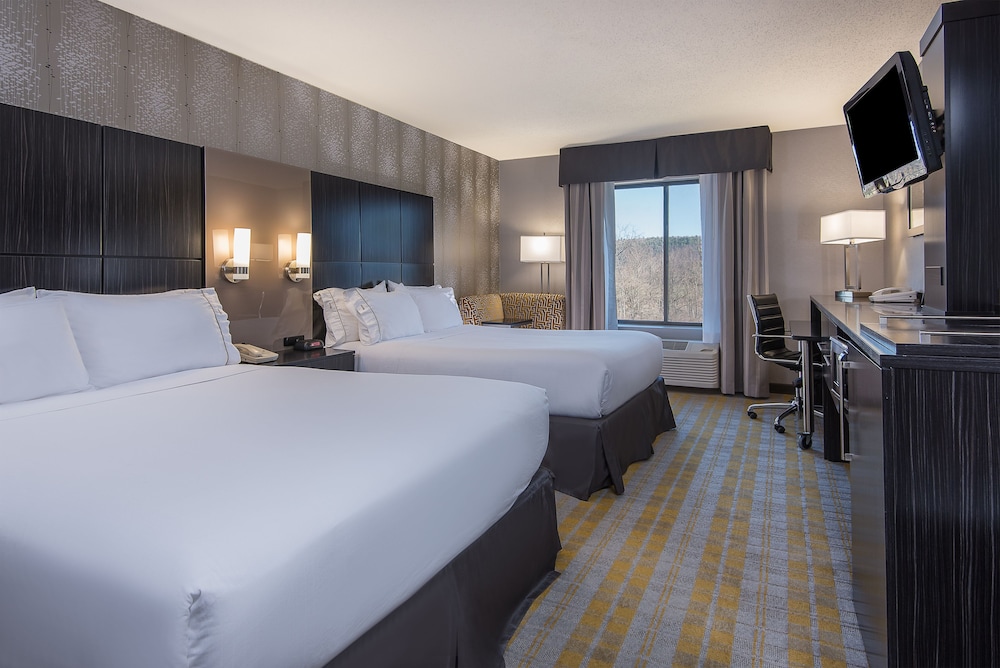 Standard Room, 2 Queen Beds - Photo 1