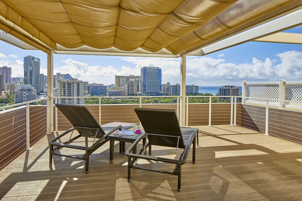 Suite, 1 King Bed with Sofa bed (Manoa Suite, Deck, Park Ocean View) - Photo 3